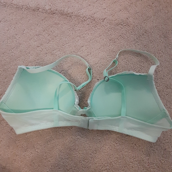 Gilly Hicks Push Up Bra - Picture 2 of 4